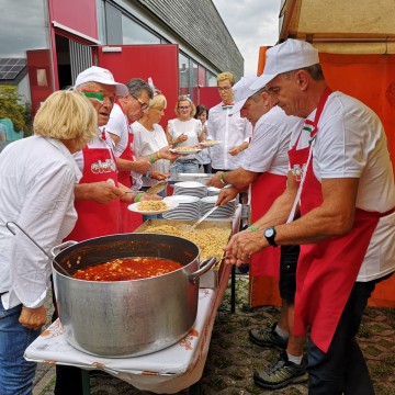Grandioses Partnerschaftsfest