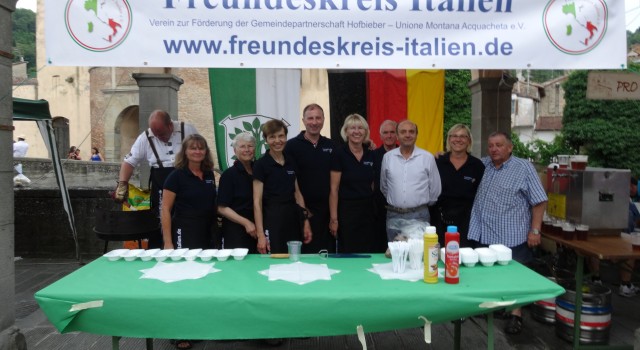 „Wurstel, Bäh-Brot und Birra della Germania“, Hofbieber beim Multi Etnica in Modigliana