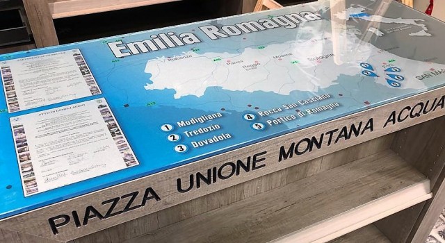 Neueröffnung der „Piazza Unione Montana Acuqacheta“